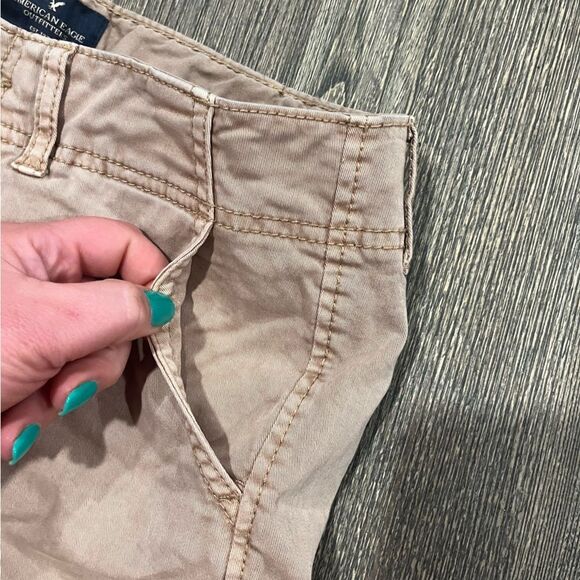 American Eagle Outfitters Womens Shortie Shorts Stretch Mid Rise Khaki Size 4 - Picture 2 of 8